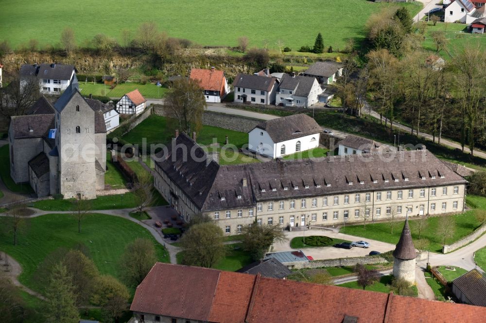 Aerial photograph Brakel - Complex of the hotel building Schloss Gehrden an der Schlossstrasse in Brakel in the state North Rhine-Westphalia