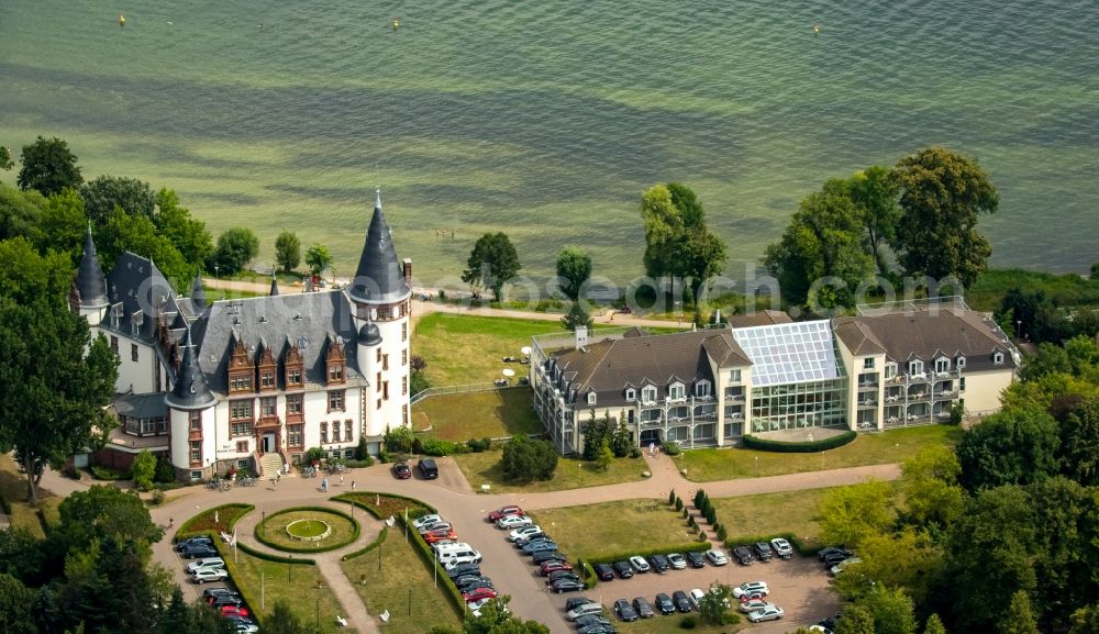 Aerial photograph Klink - Building complex of the resort castle Klink with the restaurant Ritter Artus Keller at the Mueritz in Klink in Mecklenburg-Vorpommern