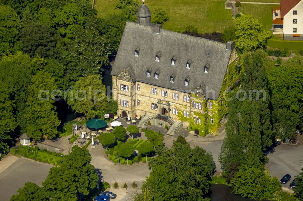 Erwitte from above - Complex of the tree - lined hotel building Schlosshotel Erwitte in Erwitte in the state North Rhine-Westphalia