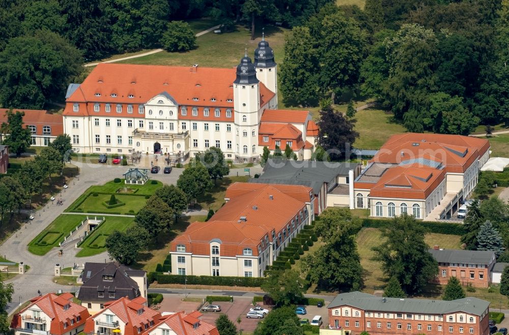 Aerial photograph Göhren-Lebbin - Complex of the hotel building Schlosshotel Fleesensee in Goehren-Lebbin in the state Mecklenburg - Western Pomerania