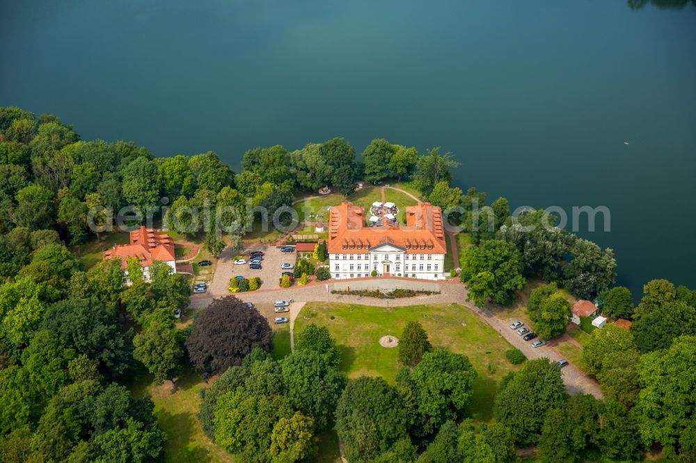 Aerial photograph Schorssow - Complex of the hotel building Seeschloss Schorssow at Haussee in Schorssow in the state Mecklenburg - Western Pomerania