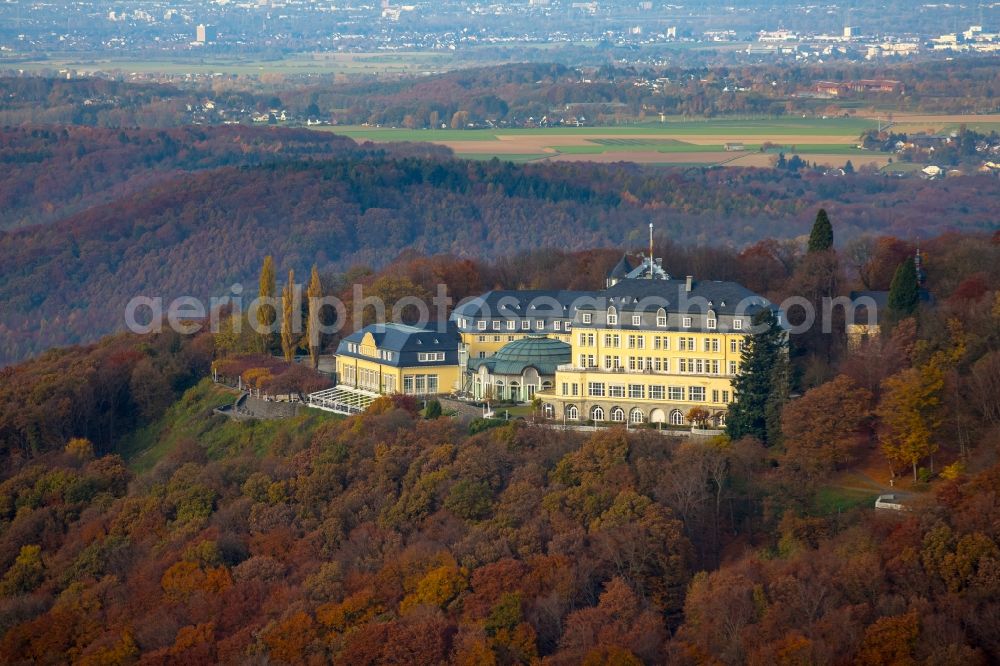 Aerial photograph Königswinter - Complex of the hotel building Steigenberger Grandhotel Petersberg in Koenigswinter in the state North Rhine-Westphalia