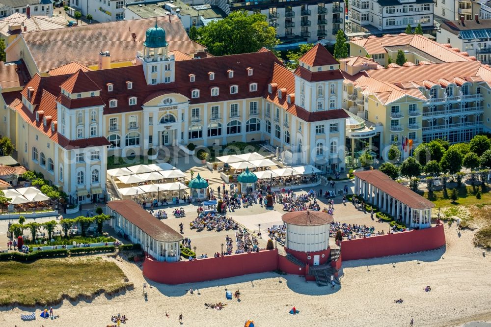 Binz from above - Complex of the hotel building Travel Charme Kurhaus Binz on Strandpromenade in Binz in the state Mecklenburg - Western Pomerania