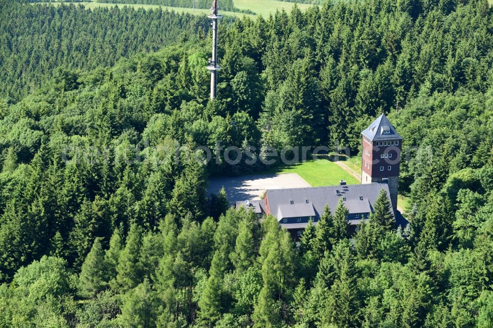 Bärenstein from the bird's eye view: Complex of the hotel building Unterkunftshaus on Baerenstein on Bergstrasse in Baerenstein in the state Saxony, Germany