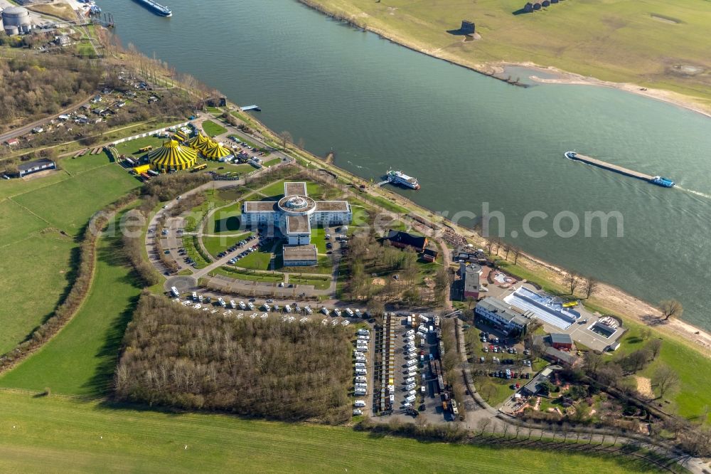 Wesel from above - Complex of the hotel building WELCOME HOTEL WESEL on Rheinpromenade in Wesel in the state North Rhine-Westphalia, Germany