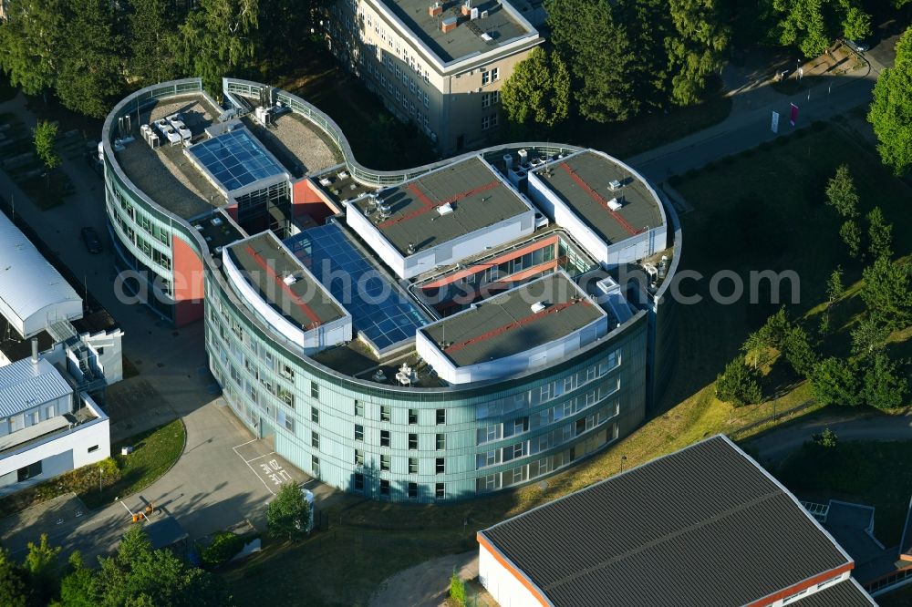 Rostock from the bird's eye view: Building complex of the Institute Biomedizinisches Forschungszentrum on Schillingallee in Rostock in the state Mecklenburg - Western Pomerania, Germany