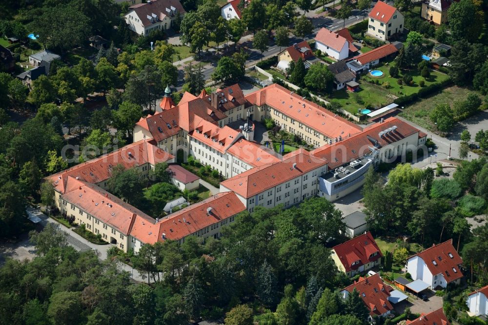 Aerial photograph Bergholz-Rehbrücke - Building complex of the Institute Deutsches Institut fuer Ernaehrungsforschung Potsdam-Rehbruecke in Bergholz-Rehbruecke in the state Brandenburg, Germany