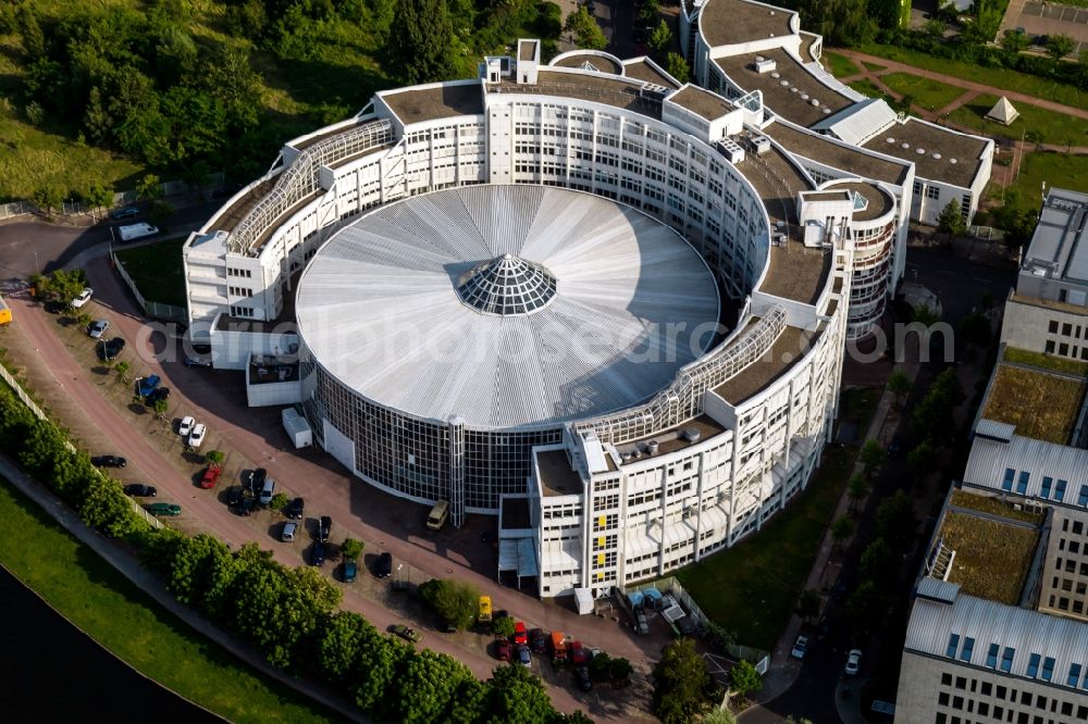 Aerial photograph Berlin - Building complex of the Institute Fraunhofer-Institut fuer Produktionsanlagen und Konstruktionstechnik on Pascalstrasse in Berlin in Germany