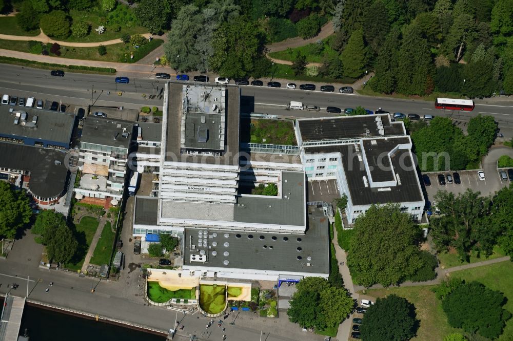 Aerial photograph Kiel - Building complex of the Institute GEOMAR Helmholtz-Zentrum fuer Ozeanforschung in the district Duesternbrook in Kiel in the state Schleswig-Holstein, Germany