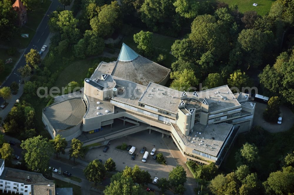 Aerial photograph Berlin - Building complex of the Institute Universitaetsklinikum Benjamin Franklin Institut fuer Infektionsmedizin on Hindenburgdamm in Berlin in Germany