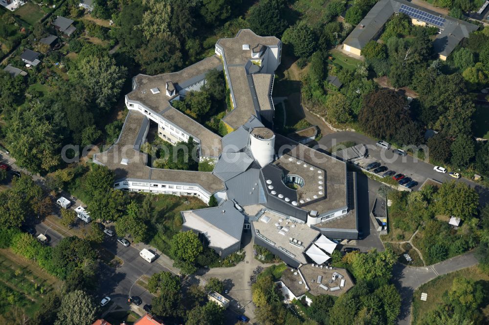 Aerial photograph Berlin - Building complex of the Institute Max-Planck-Institut fuer Bildungsforschung on Lentzeallee in the district Wilmersdorf in Berlin