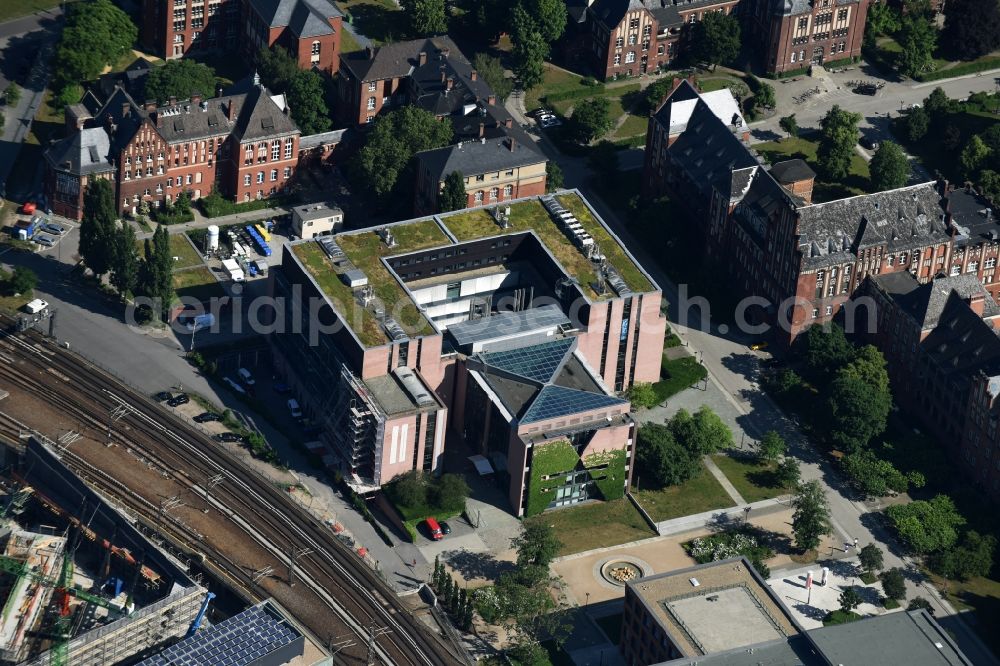 Berlin from above - Building complex of the Institute Max-Planck-Institut fuer Infektionsbiologie and Deutsches Rheuma-Forschungszentrum (DRFZ) on Virchowweg in Berlin