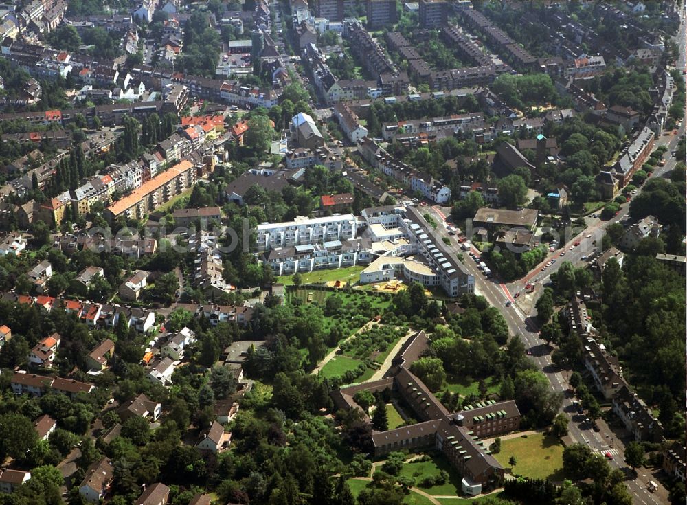 Aerial image Köln - Building complex of the Institute Zentrum fuer Klinische Studien in the district Lindenthal in Cologne in the state North Rhine-Westphalia, Germany