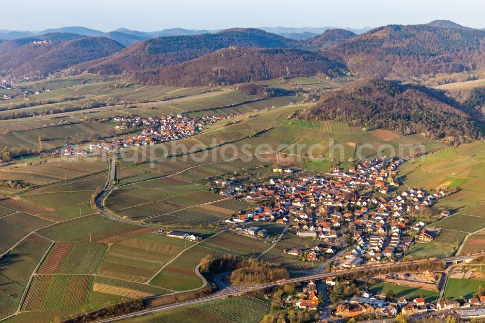 Siebeldingen from the bird's eye view: Building complex of the Institute Julius Kuehn Rebforschungsanstalt Geilweilerhof mit bluehenden Mandelbaeumen in Siebeldingen in the state Rhineland-Palatinate, Germany