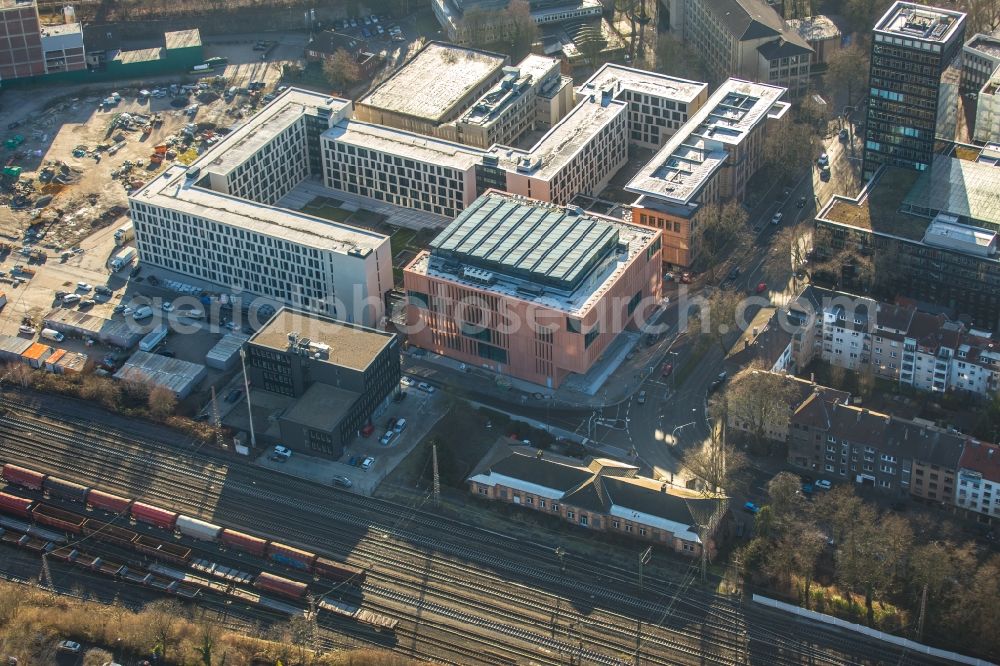 Aerial photograph Bochum - Complex of buildings of the justice centre - court in the east ring with the district court of Bochum, to the industrial tribunal Bochum, to the district court of Bochum, the public prosecutor's office and social services in Bochum in the federal state North Rhine-Westphalia. Built according to the draught of the Hascher Jehle architects