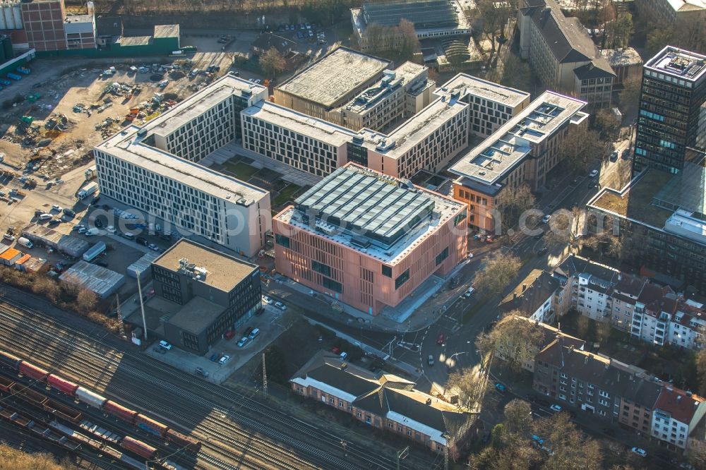 Bochum from the bird's eye view: Complex of buildings of the justice centre - court in the east ring with the district court of Bochum, to the industrial tribunal Bochum, to the district court of Bochum, the public prosecutor's office and social services in Bochum in the federal state North Rhine-Westphalia. Built according to the draught of the Hascher Jehle architects