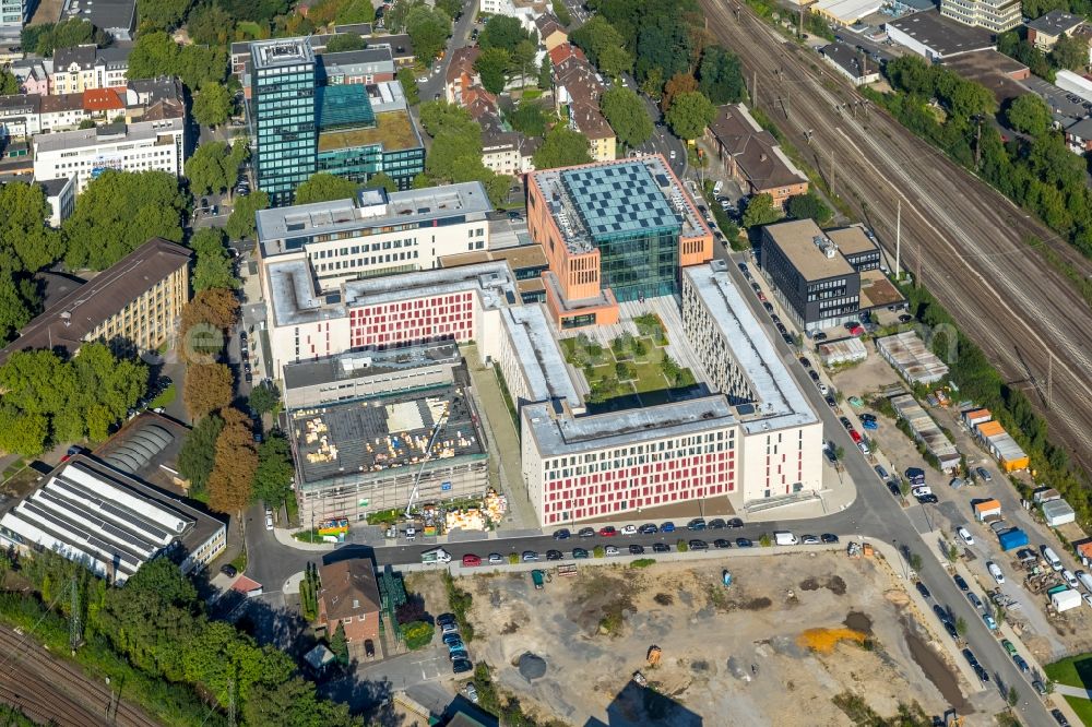 Bochum from the bird's eye view: Complex of buildings of the justice centre - court in the east ring with the district court of Bochum, to the industrial tribunal Bochum, to the district court of Bochum, the public prosecutor's office and social services in Bochum in the federal state North Rhine-Westphalia. Built according to the draught of the Hascher Jehle architects