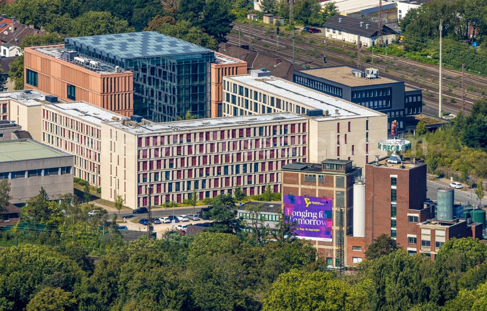 Bochum from the bird's eye view: Complex of buildings of the justice centre - court in the east ring with the district court of Bochum, to the industrial tribunal Bochum, to the district court of Bochum, the public prosecutor's office and social services in Bochum in the federal state North Rhine-Westphalia. Built according to the draught of the Hascher Jehle architects