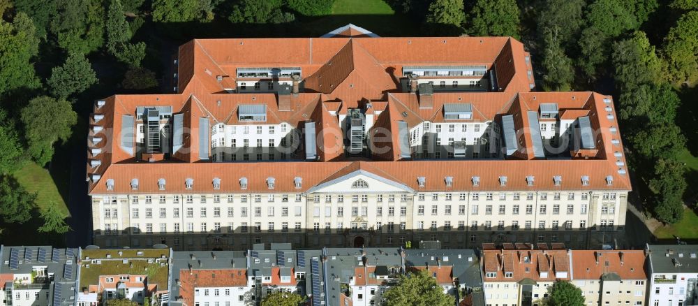 Berlin from above - Building complex of the Kammergericht on Elssholzstrasse court of in the district Tempelhof-Schoeneberg in Berlin, Germany