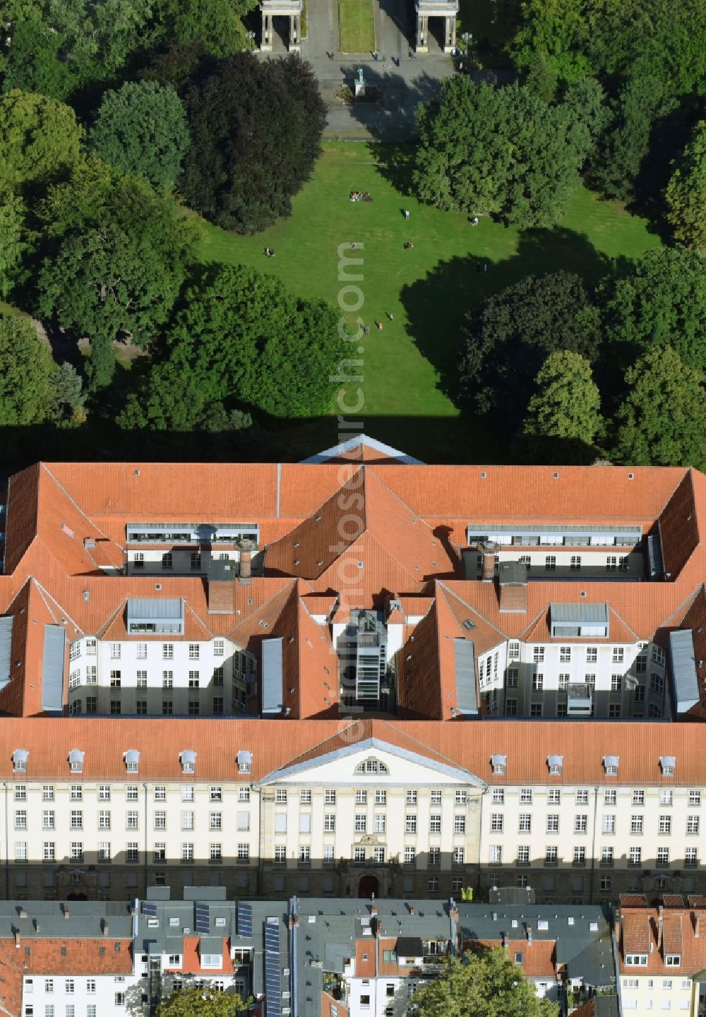 Berlin from the bird's eye view: Building complex of the Kammergericht on Elssholzstrasse court of in the district Tempelhof-Schoeneberg in Berlin, Germany