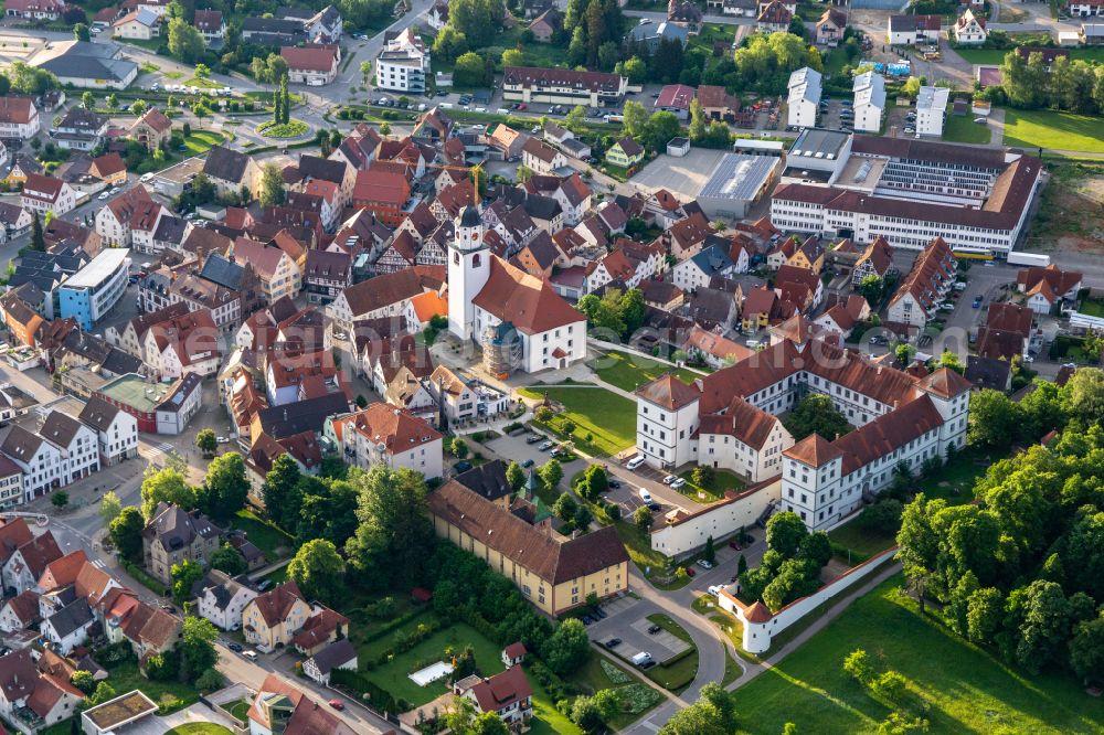 Meßkirch from the bird's eye view: Building complex in the park of the castle Schloss Messkirch in Messkirch in the state Baden-Wuerttemberg, Germany