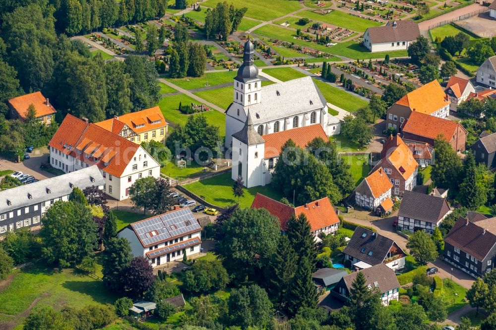 Welver from the bird's eye view: The monastery Welver was a Cistercian convent in the former village Kirchwelver in Welver in North Rhine-Westphalia. Today the old monastery church of St. Albanus und Cyriakus is a Protestant parish church. And the new monastery church of St. Bernhard built around 1700 is today a Catholic parish church