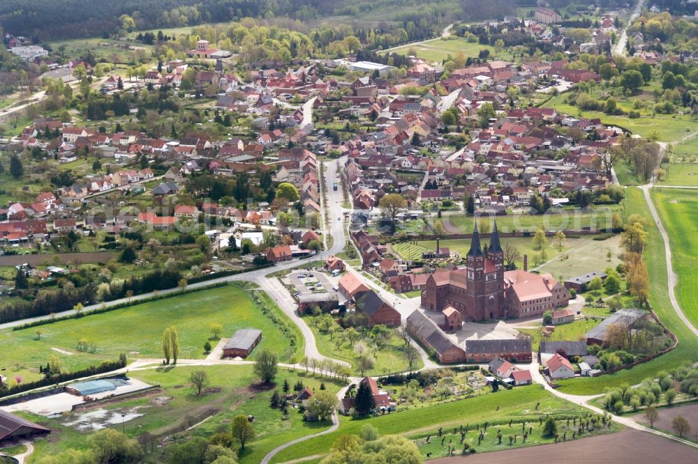 Jerichow from the bird's eye view: Complex of buildings of the monastery jerichow in Jerichow in the state Saxony-Anhalt