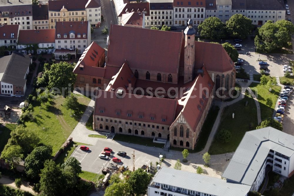 Aerial photograph Brandenburg an der Havel - Complex of buildings of the monastery St. Paulikloster on Sankt-Annen-Promenade in Brandenburg an der Havel in the state Brandenburg, Germany