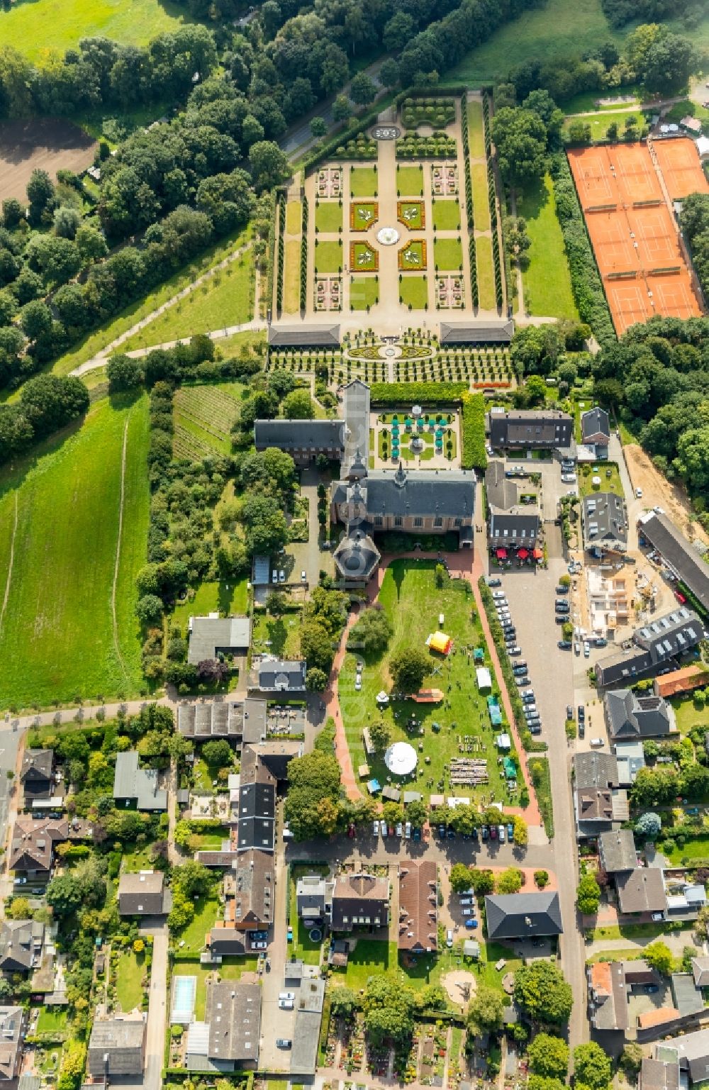 Aerial photograph Kamp-Lintfort - Complex of buildings of the monastery in Kamp-Lintfort in the state North Rhine-Westphalia