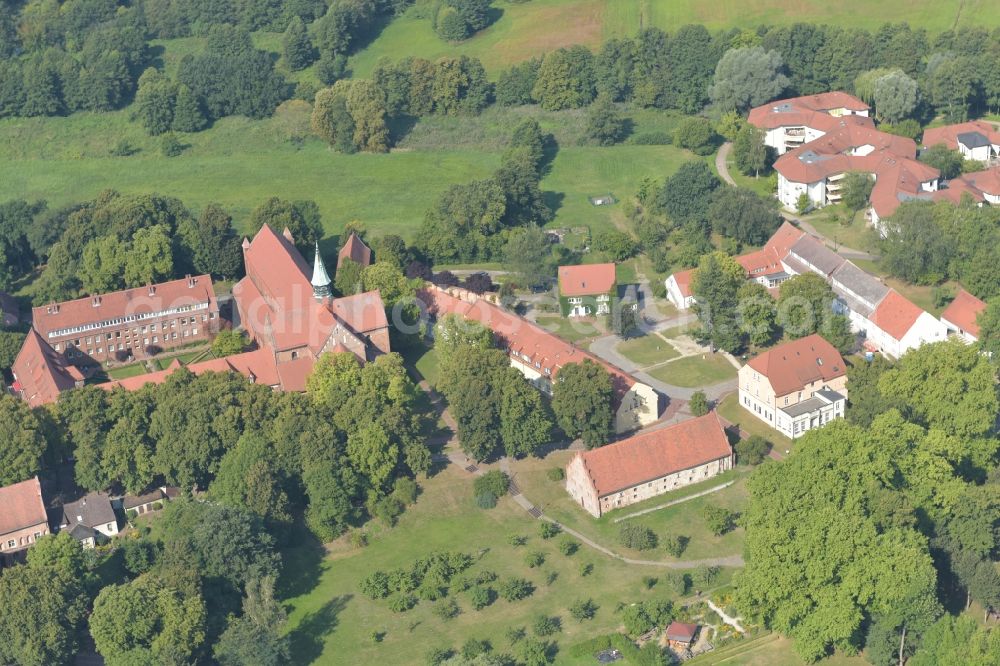 Kloster Lehnin from the bird's eye view: Complex of buildings of the monastery Lehnin in Lehnin in the state Brandenburg