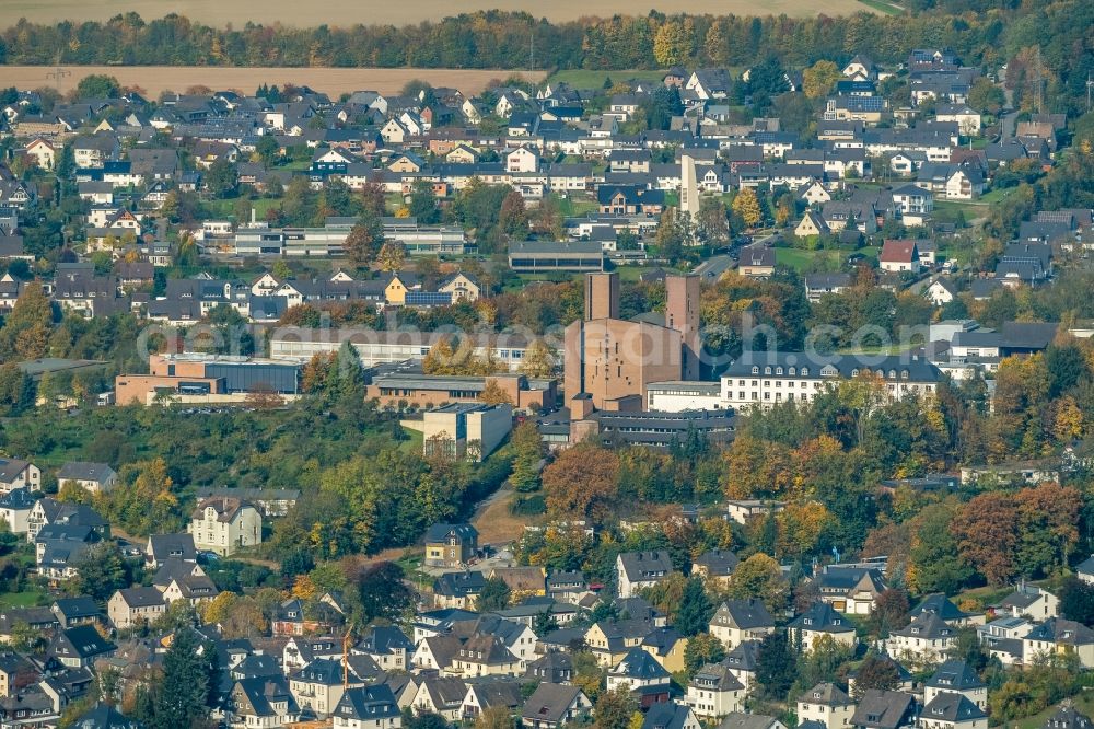 Aerial image Meschede - Complex of buildings of the monastery Abtei Koenigsmuenster and of Gymnasium of Benediktiner on Klosterberg in Meschede in the state North Rhine-Westphalia, Germany