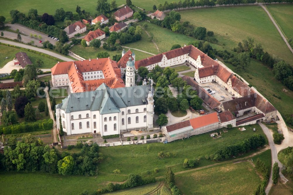 Aerial photograph Neresheim - Complex of buildings of the monastery ond museum Neresheim in Neresheim in the state Baden-Wuerttemberg, Germany