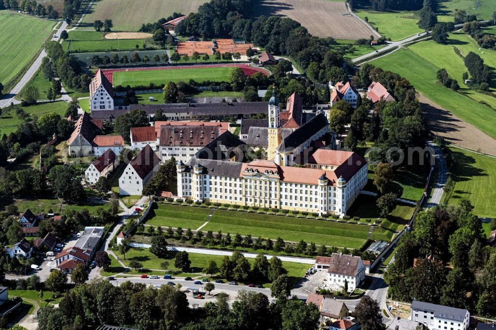 Ochsenhausen from the bird's eye view: Complex of buildings of the monastery Ochsenhausen with of Basilika St.Georg in Ochsenhausen in the state Baden-Wuerttemberg, Germany