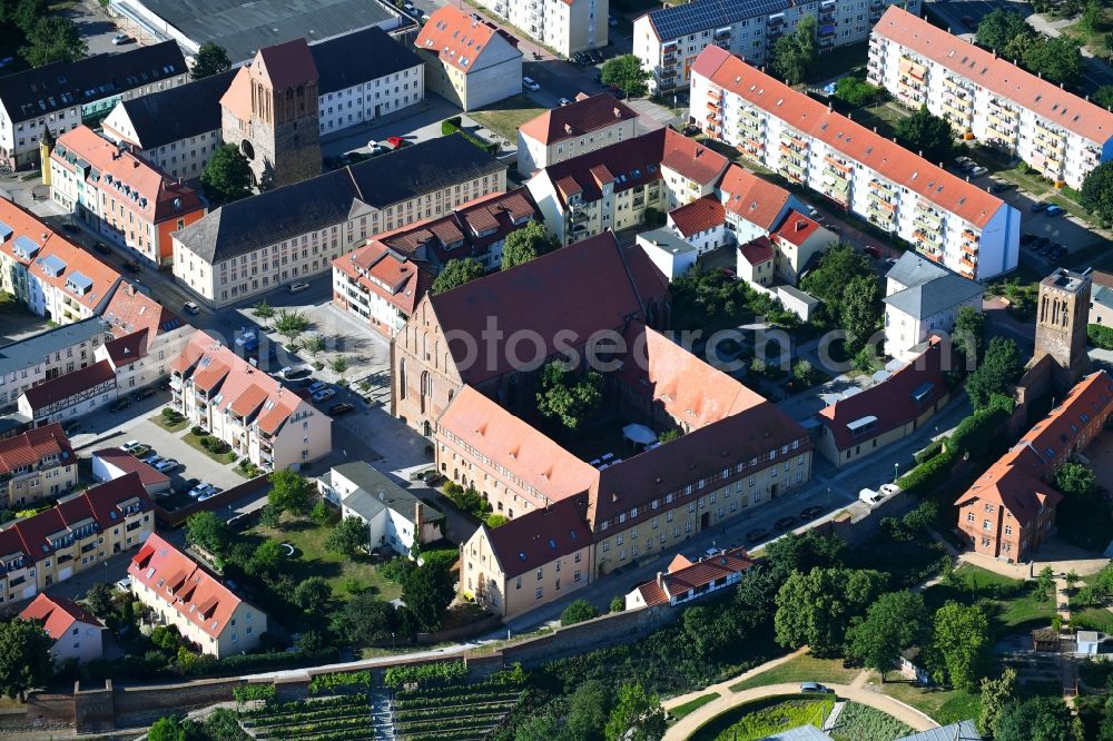 Aerial photograph Prenzlau - Complex of buildings of the monastery Dominikanerkloster Prenzlau on Uckerwiek in Prenzlau in the state Brandenburg, Germany