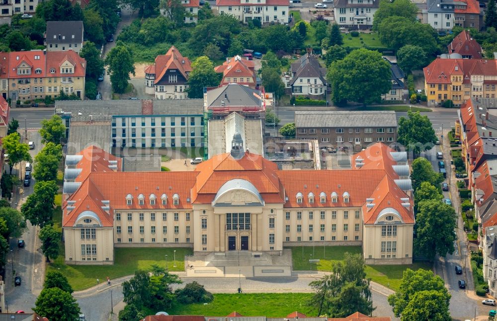 Schwerin from the bird's eye view: Building complex of the Landgericht Schwerin Demmlerplatz court of in Schwerin in the state Mecklenburg - Western Pomerania