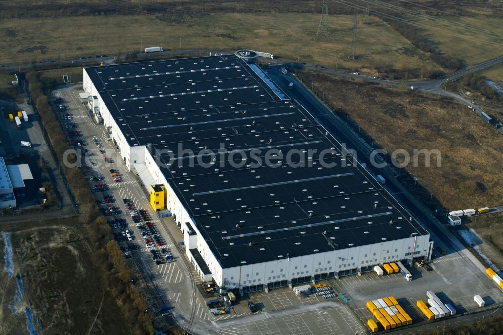 Aerial image Brieselang - Building complex and distribution center on the site of Amazon Logistik Potsdon GmbH - BER3 on Havellandstrasse in the district Bredow in Brieselang in the state Brandenburg, Germany