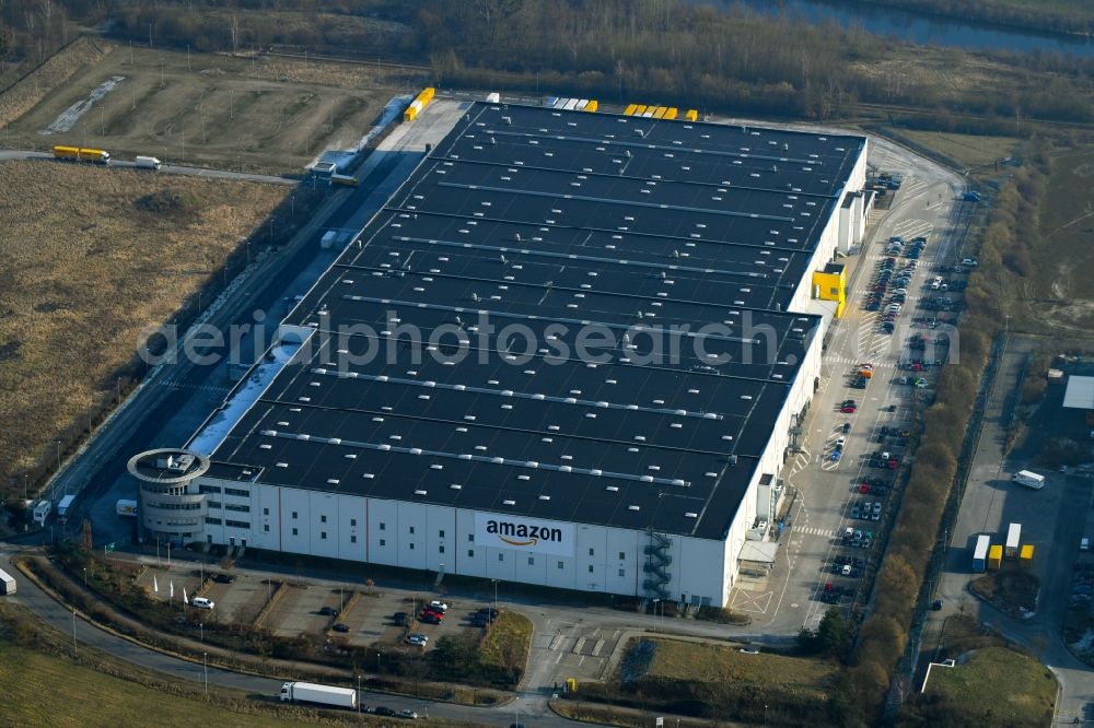 Brieselang from above - Building complex and distribution center on the site of Amazon Logistik Potsdon GmbH - BER3 on Havellandstrasse in the district Bredow in Brieselang in the state Brandenburg, Germany