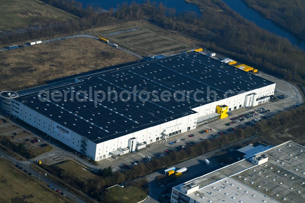 Aerial photograph Brieselang - Building complex and distribution center on the site of Amazon Logistik Potsdon GmbH - BER3 on Havellandstrasse in the district Bredow in Brieselang in the state Brandenburg, Germany