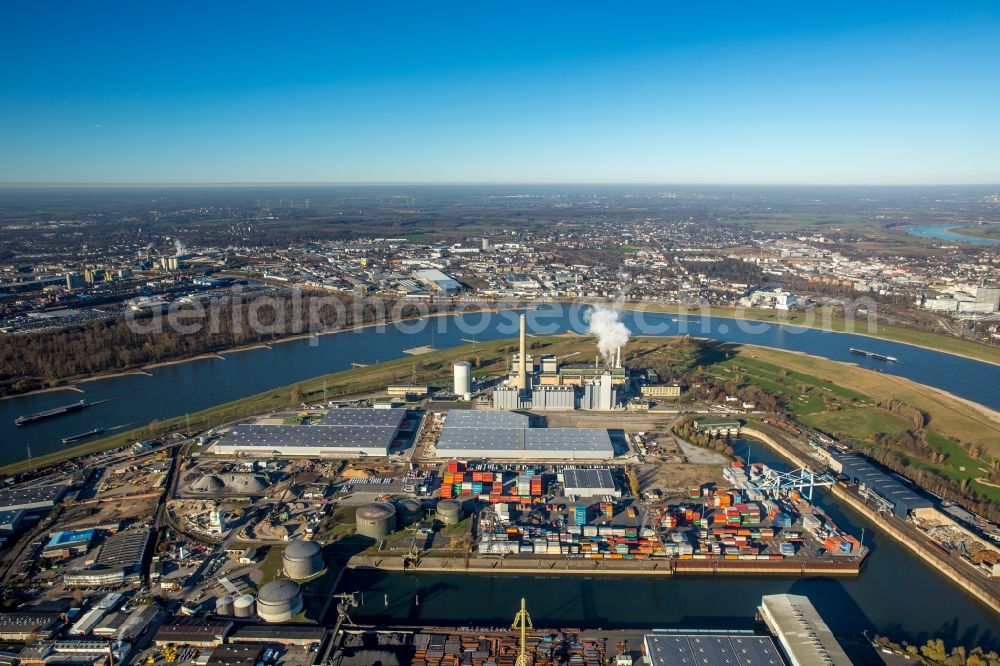 Aerial photograph Düsseldorf - Building complex and distribution center on the site of the inland waterway in the district Stadtbezirk 3 in Duesseldorf in the state North Rhine-Westphalia