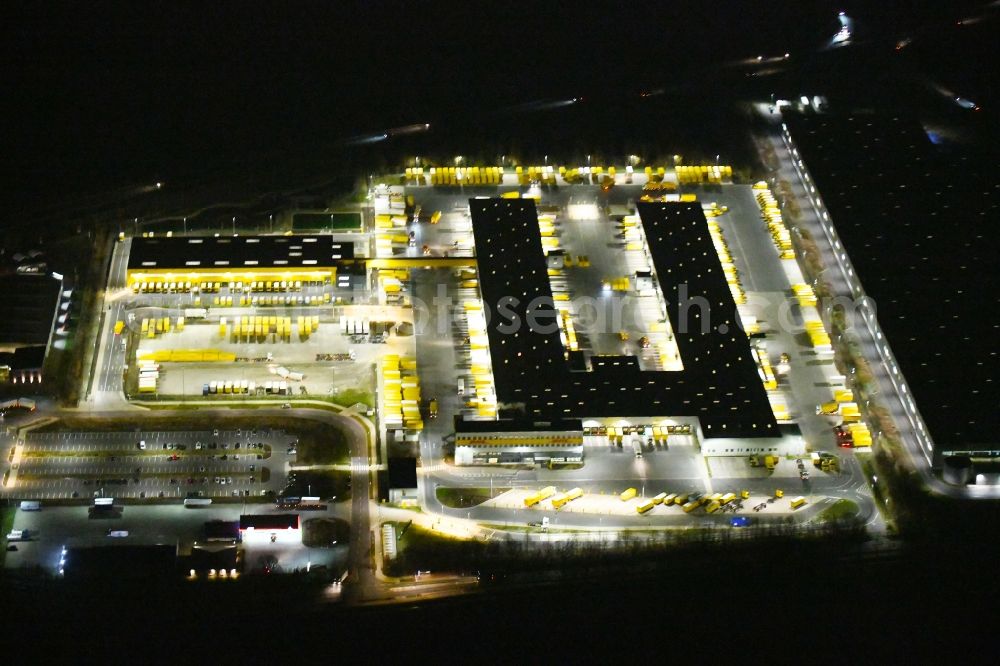 Hannover from above - Building complex and distribution center on the site Deutsche Post Kleiner Holzhaegen in Hannover in the state Lower Saxony, Germany