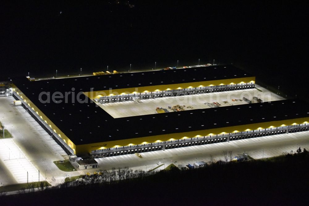 Heusenstamm from the bird's eye view: Building complex and distribution center on the site des DHL Paketzentrum in Heusenstamm in the state Hesse