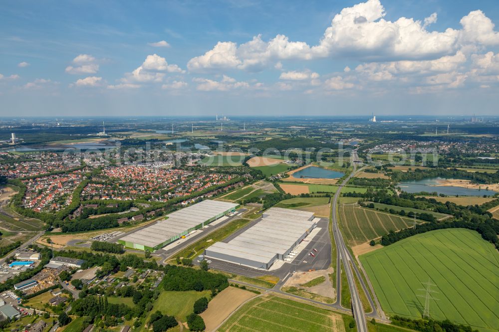 Kamp-Lintfort from the bird's eye view: Building complex and distribution center on the site on Norddeutschlandstrasse in the district Niersenbruch in Kamp-Lintfort at Ruhrgebiet in the state North Rhine-Westphalia, Germany