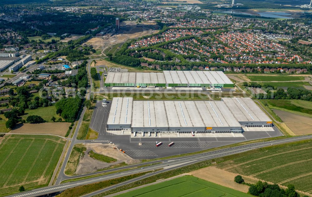 Kamp-Lintfort from above - Building complex and distribution center on the site on Norddeutschlandstrasse in the district Niersenbruch in Kamp-Lintfort at Ruhrgebiet in the state North Rhine-Westphalia, Germany