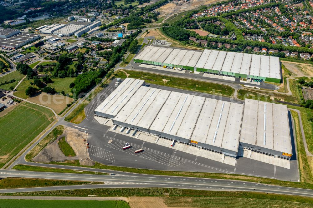 Kamp-Lintfort from the bird's eye view: Building complex and distribution center on the site on Norddeutschlandstrasse in the district Niersenbruch in Kamp-Lintfort at Ruhrgebiet in the state North Rhine-Westphalia, Germany