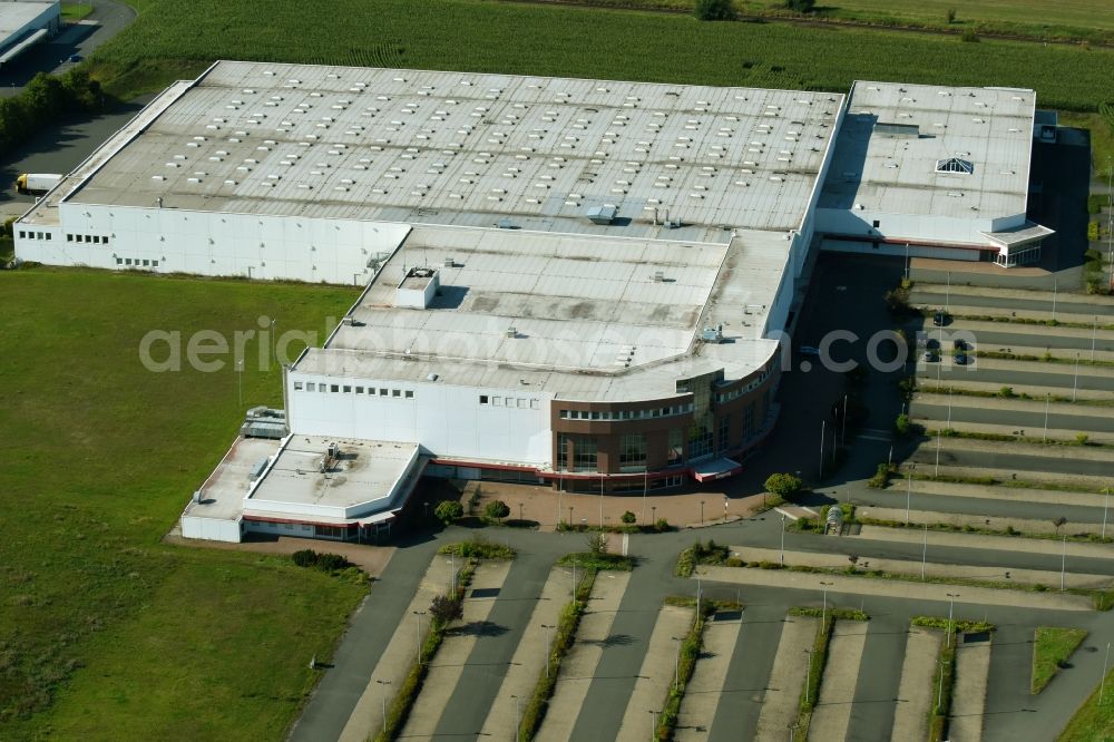 Sülzetal from the bird's eye view: Building complex and distribution center on the site of PCG Packungssysteme fuer Catering and Gastronomie GmbH Ueber of Dingelstelle in Suelzetal in the state Saxony-Anhalt, Germany