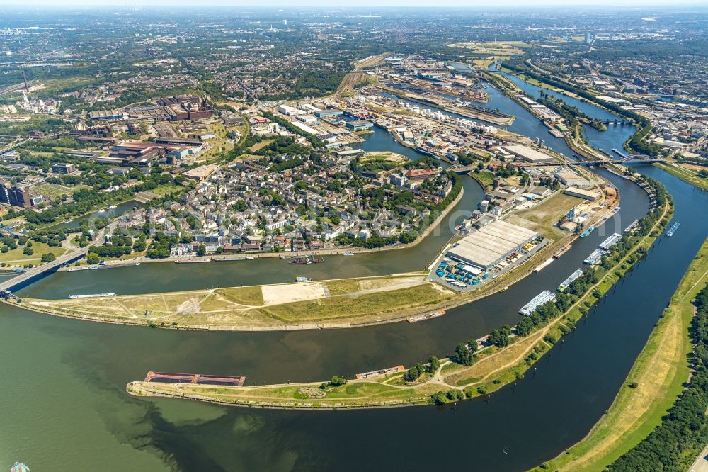 Aerial image Duisburg - Building complex and distribution center on the site Speditionsinsel - Vinckweg in the district Ruhrort in Duisburg in the state North Rhine-Westphalia, Germany