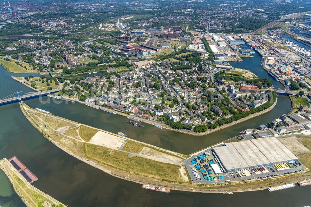 Aerial photograph Duisburg - Building complex and distribution center on the site Speditionsinsel - Vinckweg in the district Ruhrort in Duisburg in the state North Rhine-Westphalia, Germany