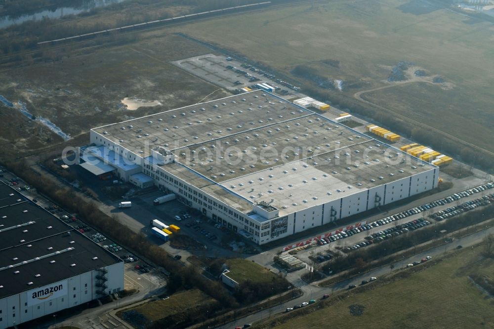 Brieselang from above - Building complex and distribution center on the site of Zalando Logistics SE & Co. KG on Havellandstrasse in the district Bredow in Brieselang in the state Brandenburg, Germany