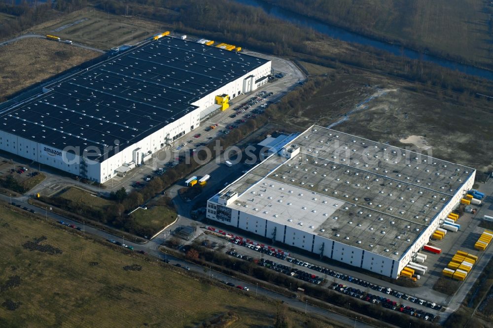 Brieselang from above - Building complex and distribution center on the site of Zalando Logistics SE & Co. KG on Havellandstrasse in the district Bredow in Brieselang in the state Brandenburg, Germany