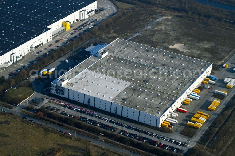 Brieselang from the bird's eye view: Building complex and distribution center on the site of Zalando Logistics SE & Co. KG on Havellandstrasse in the district Bredow in Brieselang in the state Brandenburg, Germany